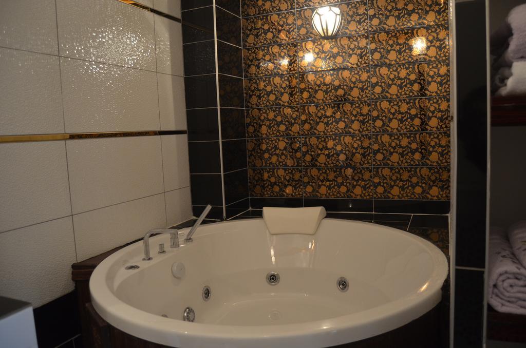 The Gala Palace Suits Kars Room photo