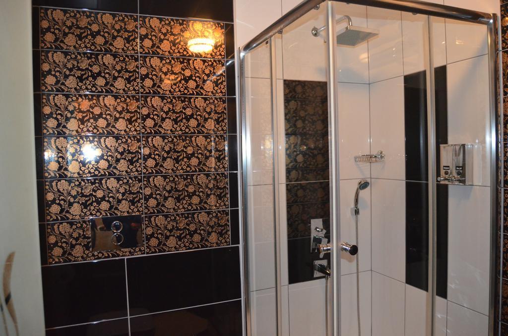 The Gala Palace Suits Kars Room photo